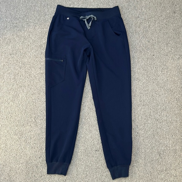 FIGS Women’s Zamora Jogger Scrub Pant. Size Small. Regular length. Navy Color. - Picture 2 of 5